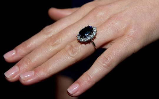 キャサリン妃の婚約指輪