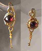 ローマの金のイヤリング