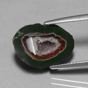 8.76カラットの天然マルチカラーアゲートジオード（16.3×11.8 mm・ファンシーシェイプ）