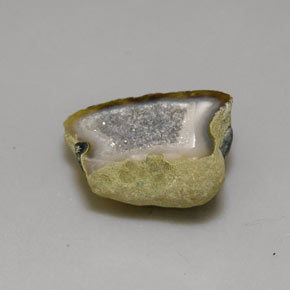 7.59カラットの天然マルチカラーアゲートジオード（15.7×12.4 mm・ファンシーシェイプ）