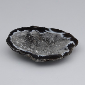53.14カラットの天然マルチカラーアゲートジオード（40.6×24 mm・ファンシーシェイプ）