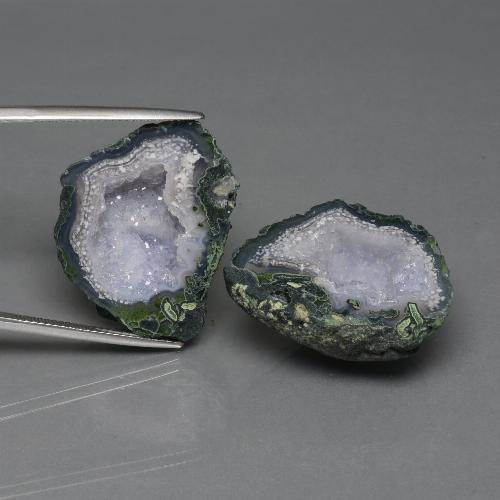 66.04カラットの天然マルチカラーアゲートジオード（26.4×21.1 mm・ファンシーシェイプ）