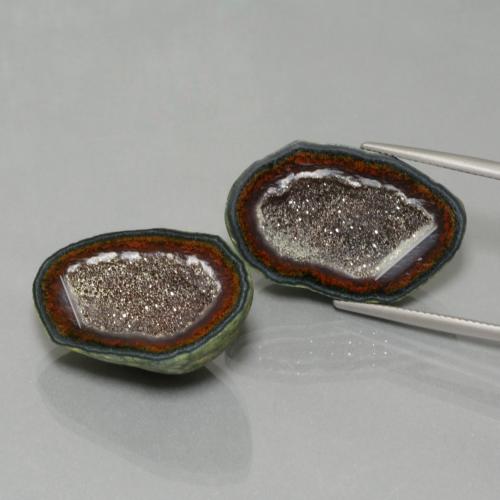 45.20カラットの天然マルチカラーアゲートジオード（21.2×17.1 mm・ファンシーシェイプ）