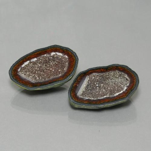 45.20カラットの天然マルチカラーアゲートジオード（21.2×17.1 mm・ファンシーシェイプ）