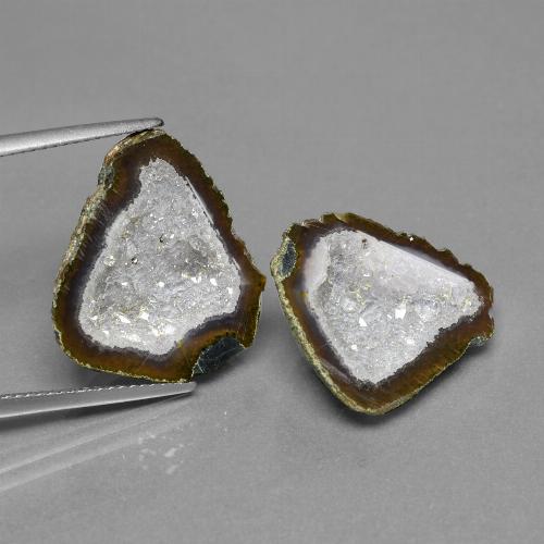 19.60カラットの天然マルチカラーアゲートジオード（19×17.1 mm・ファンシーシェイプ）