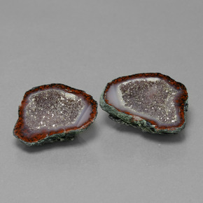 17.29カラットの天然マルチカラーアゲートジオード（18.7×14.6 mm・ファンシーシェイプ）