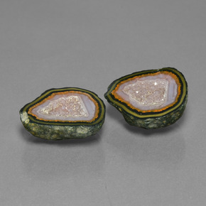 カラットの天然マルチカラーアゲートジオード（17.8×15.4 mm・ファンシーシェイプ）