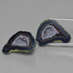 37.89カラットの天然マルチカラーアゲートジオード（23.6×16.2 mm・ファンシーシェイプ）
