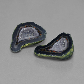 37.89カラットの天然マルチカラーアゲートジオード（23.6×16.2 mm・ファンシーシェイプ）