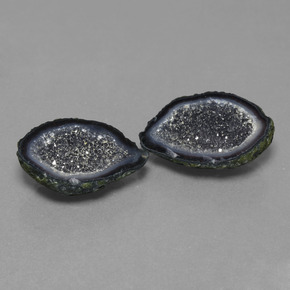 22.25カラットの天然マルチカラーアゲートジオード（23.3×17.1 mm・ファンシーシェイプ）