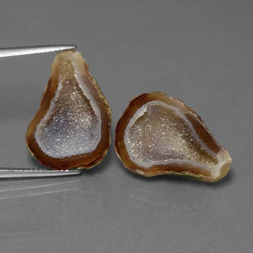19.76カラットの天然マルチカラーアゲートジオード（21.7×15.2 mm・ファンシーシェイプ）