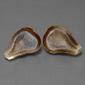 19.76カラットの天然マルチカラーアゲートジオード（21.7×15.2 mm・ファンシーシェイプ）