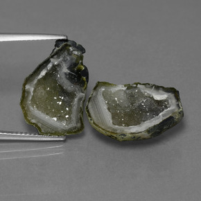 14.53カラットの天然マルチカラーアゲートジオード（18.6×12.7 mm・ファンシーシェイプ）
