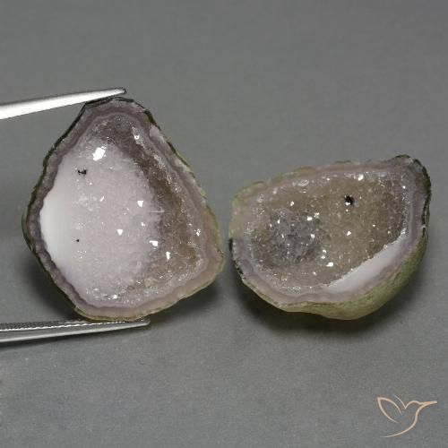 35.74カラットの天然マルチカラーアゲートジオード（23.7×20.2 mm・ファンシーシェイプ）