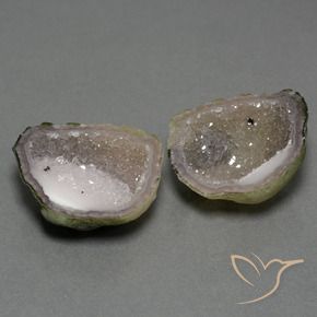 35.74カラットの天然マルチカラーアゲートジオード（23.7×20.2 mm・ファンシーシェイプ）