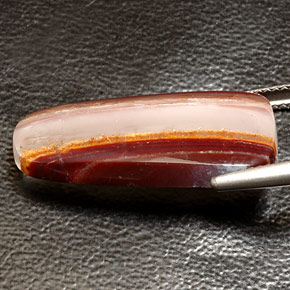 11.21カラットの天然マルチカラーアゲート（26.1×13 mm・透明）