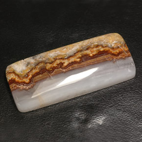 45.73カラットの天然マルチカラーアゲート（44.7×19 mm・透明）