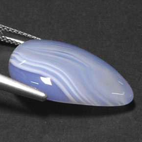 14.67カラットの天然マルチカラーアゲート（22.9×15.7 mm・透明）
