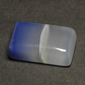 31.56カラットの天然マルチカラーアゲート（22.7×13.9 mm・透明）