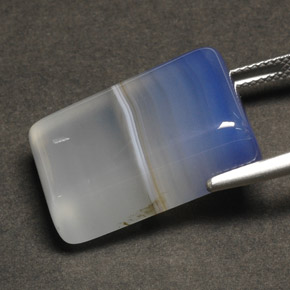 31.56カラットの天然マルチカラーアゲート（22.7×13.9 mm・透明）