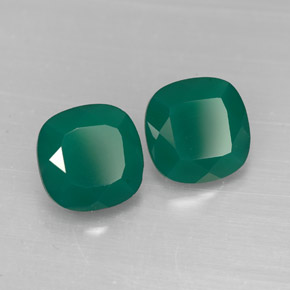 カラットの天然グリーンアゲート（7.1×7.1 mm・透明）