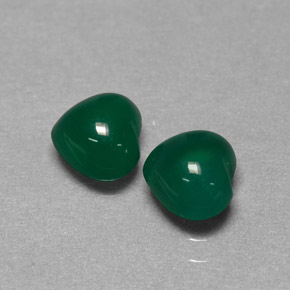 カラットの天然グリーンアゲート（5.8×5.3 mm・ハート型）