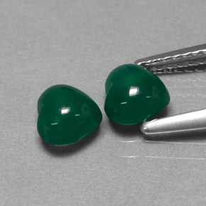 カラットの天然グリーンアゲート（5.8×5.3 mm・ハート型）