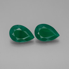 カラットの天然グリーンアゲート（9×6.3 mm・透明）