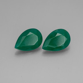 カラットの天然グリーンアゲート（9×6.3 mm・透明）