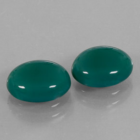 カラットの天然グリーンアゲート（9.1×7 mm・オーバルカット）