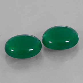 カラットの天然グリーンアゲート（9.1×7.1 mm・オーバルカット）