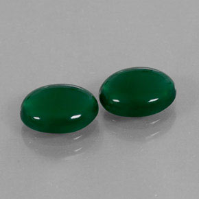 カラットの天然グリーンアゲート（9.1×7 mm・オーバルカット）