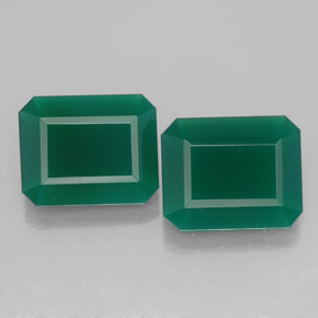 カラットの天然グリーンアゲート（9.9×8.1 mm・エメラルドカット）