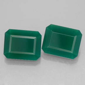 カラットの天然グリーンアゲート（9.9×8.1 mm・エメラルドカット）