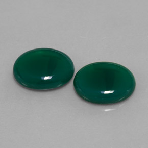 カラットの天然グリーンアゲート（12.1×9.9 mm・透明）