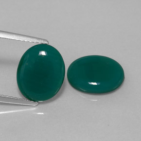 カラットの天然グリーンアゲート（11.1×9.1 mm・透明）