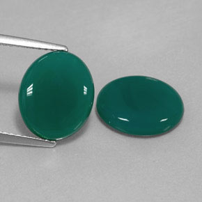 カラットの天然グリーンアゲート（12.1×10.1 mm・透明）
