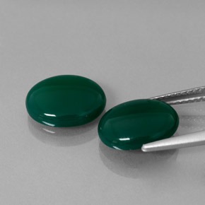 カラットの天然グリーンアゲート（11.1×9.1 mm・透明）
