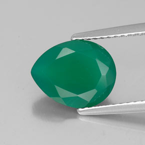 2.38カラットの天然グリーンアゲート（10.3×8.3 mm・透明）