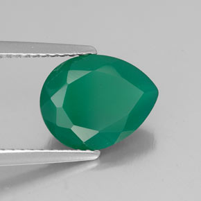 2.38カラットの天然グリーンアゲート（10.3×8.3 mm・透明）