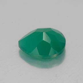 2.38カラットの天然グリーンアゲート（10.1×8.1 mm・透明）