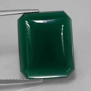16.16カラットの天然グリーンアゲート（18.9×15.4 mm・透明）