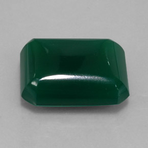 16.16カラットの天然グリーンアゲート（18.9×15.4 mm・透明）
