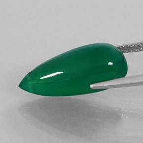 7.51カラットの天然グリーンアゲート（18.4×8 mm・透明）