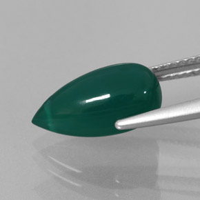 3.93カラットの天然グリーンアゲート（13.3×6.9 mm・透明）