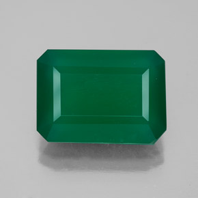 5.54カラットの天然グリーンアゲート（13.6×9.9 mm・透明）