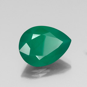 6.65カラットの天然グリーンアゲート（16.1×12.1 mm・透明）