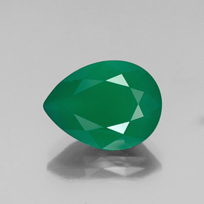 6.88カラットの天然グリーンアゲート（15.8×12 mm・透明）
