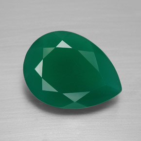 7.26カラットの天然グリーンアゲート（16.1×12 mm・透明）