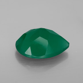 7.40カラットの天然グリーンアゲート（15.8×12 mm・透明）